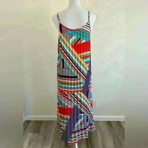 Skies are Blue Pleated Maxi Dress Size Medium - Picture 2 of 8